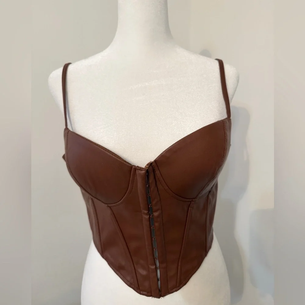 Windsor Size M Brown Leather Corset Tank
Crop Top Shirt Blouse - Picture 3 of 12